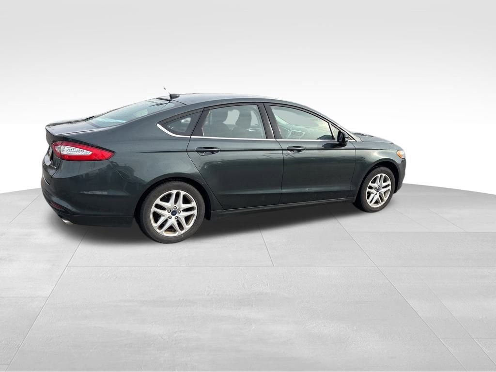 Used 2015 Ford Fusion SE image 6