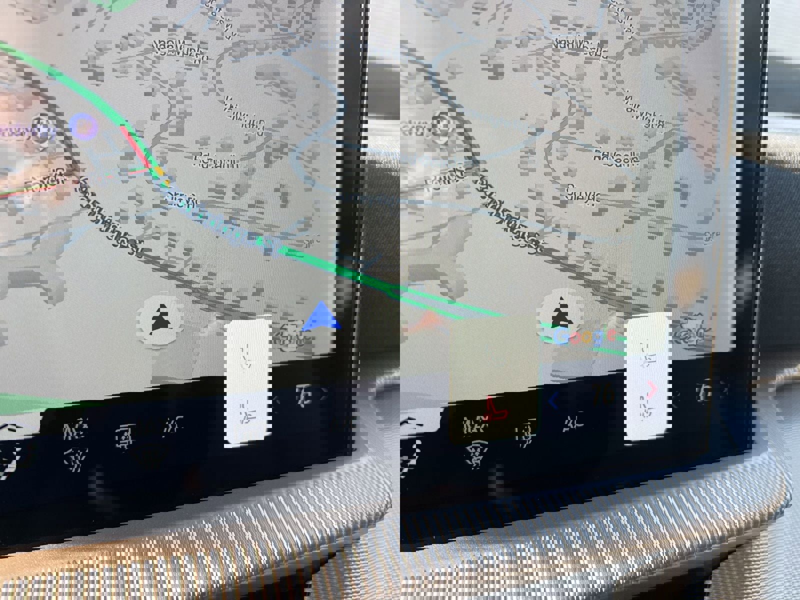 New 2025 Ford Explorer Active w/ Active Comfort Package image 30