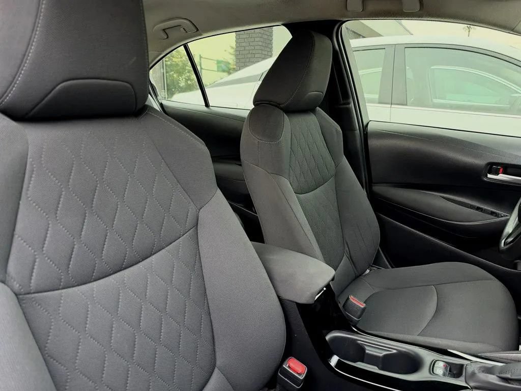 Used 2021 Toyota Corolla LE FWD image 12