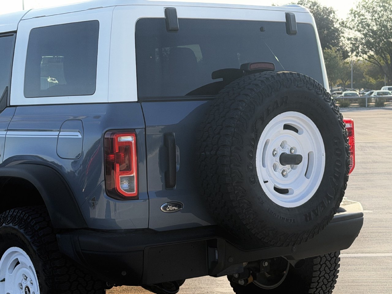 Used 2025 Ford Bronco Heritage Edition AWD/4WD image 6