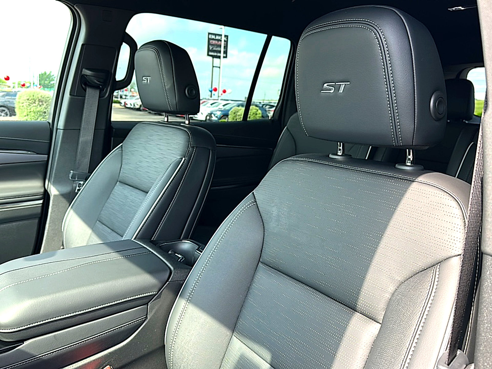 New 2026 Buick Enclave Sport Touring w/ Power Package image 11