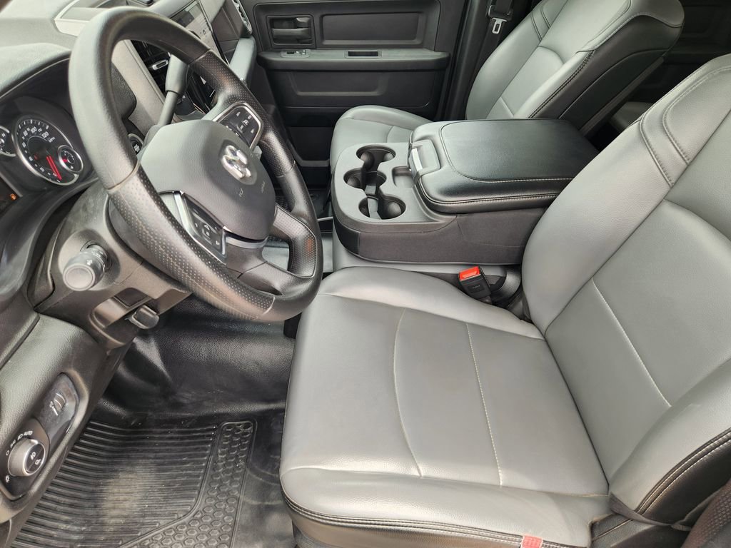 Used 2025 RAM 2500 Tradesman w/ Chrome Appearance Group AWD/4WD image 12