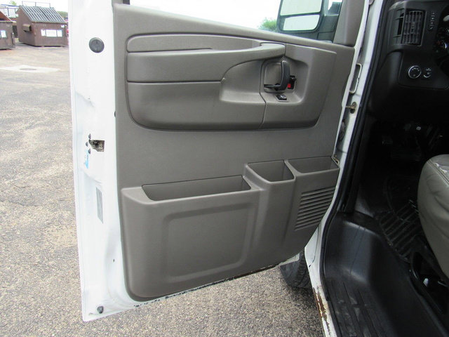 Used 2015 Chevrolet Express 2500 RWD image 28
