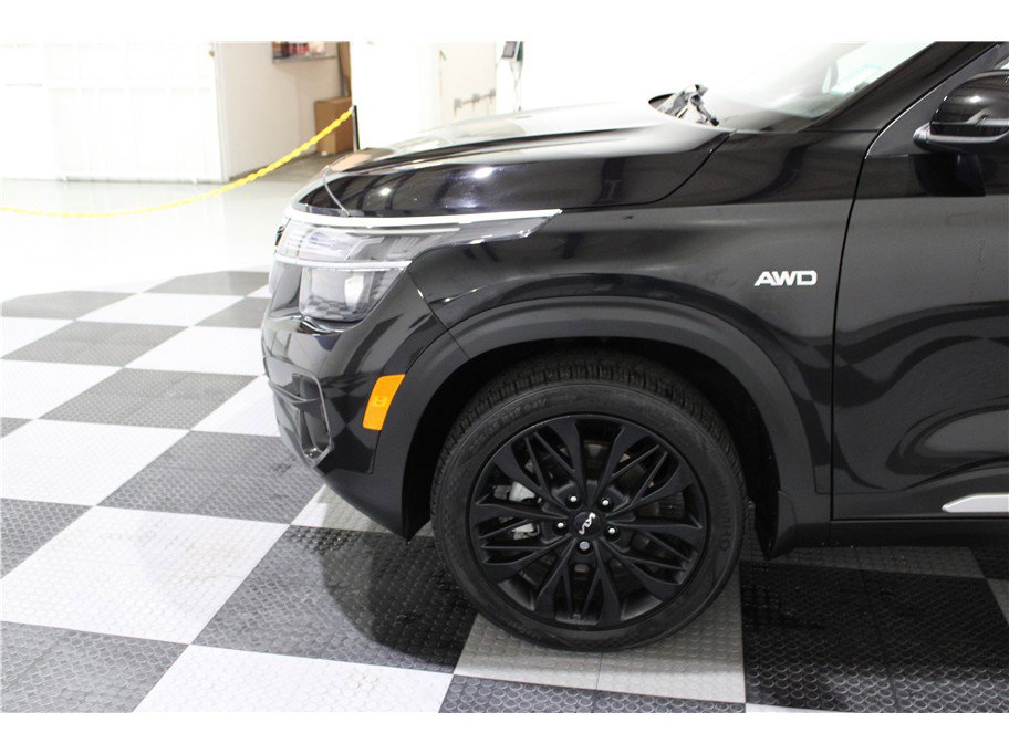 Used 2023 Kia Seltos Nightfall Edition image 9