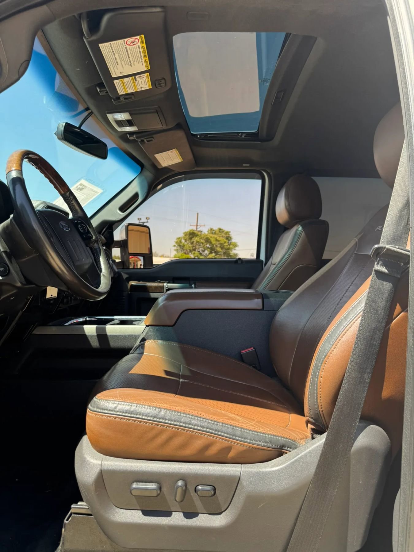 Used 2016 Ford F250 Platinum w/ FX4 Off-Road Package AWD/4WD image 11