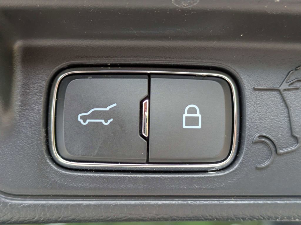 Used 2025 Ford Explorer ST AWD/4WD image 14