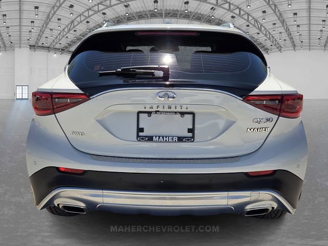 Used 2018 INFINITI QX30 Premium w/ Navigation Package image 6