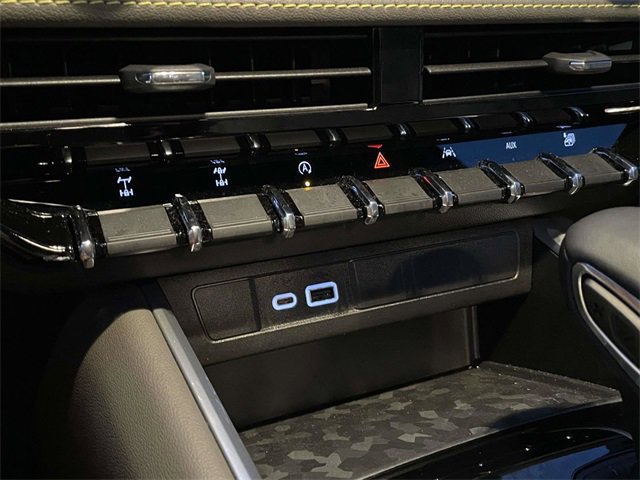 Used 2024 Chevrolet Colorado ZR2 w/ Safety Package image 24