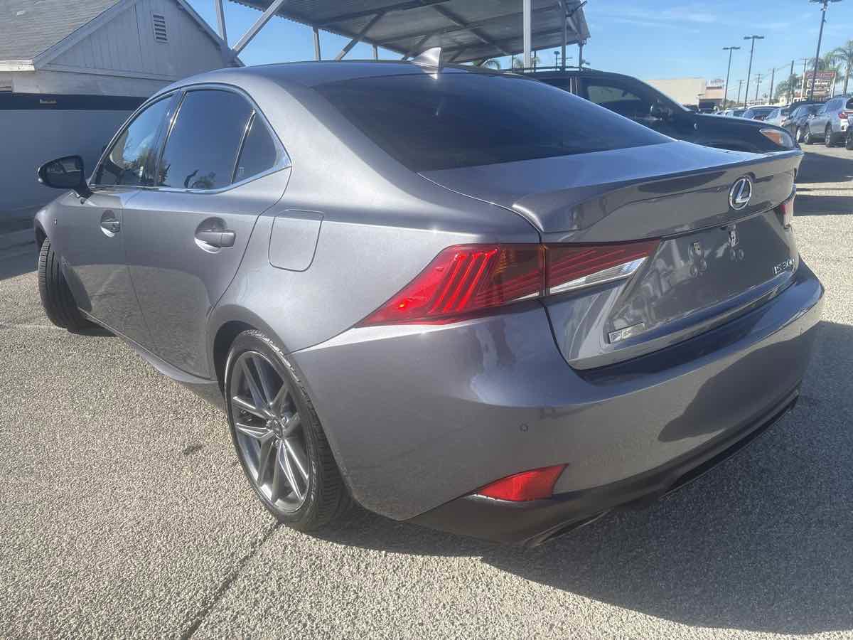 Used 2018 Lexus IS 300 image 2