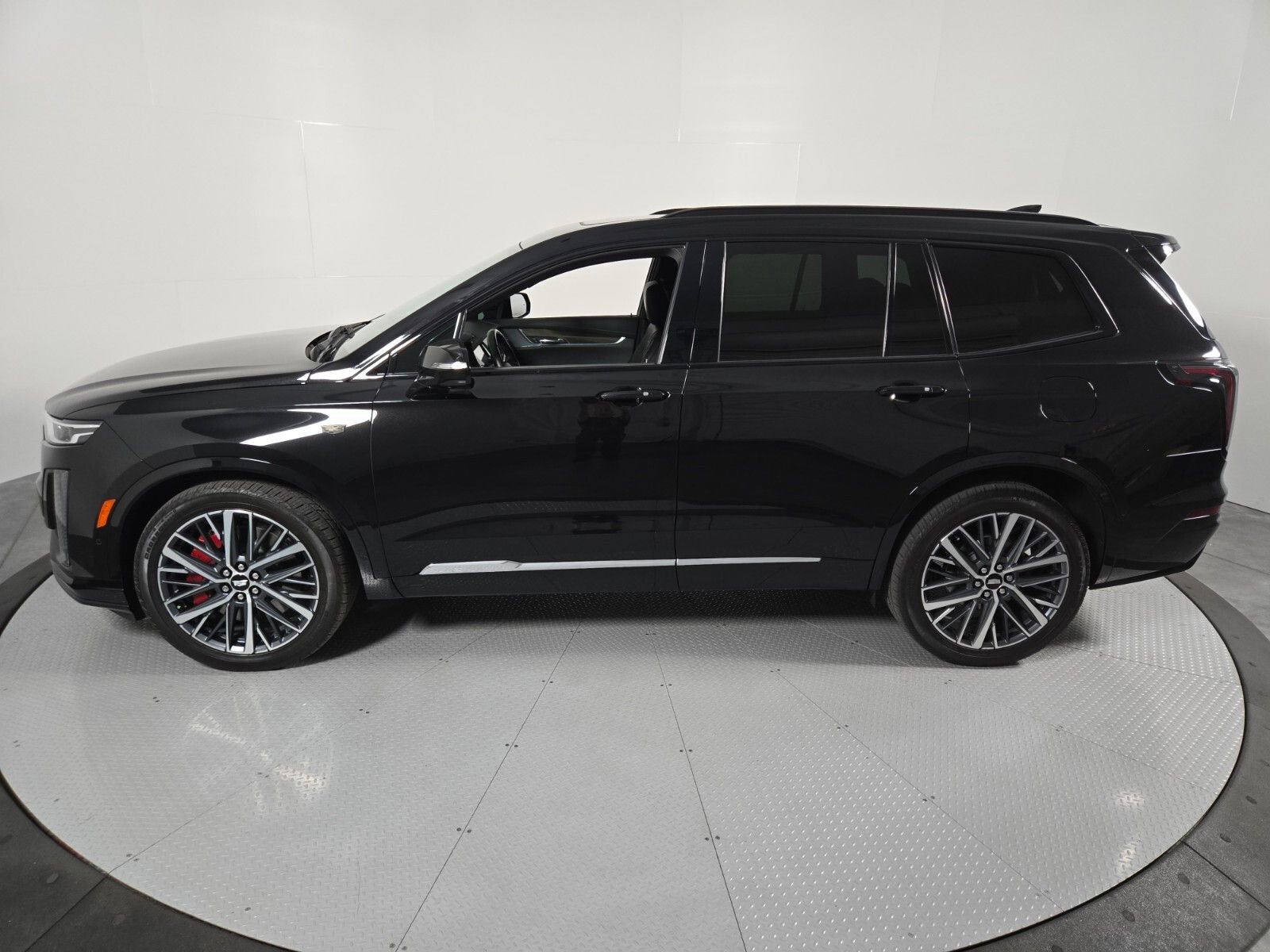Used 2024 Cadillac XT6 Sport w/ Platinum Package AWD/4WD image 33