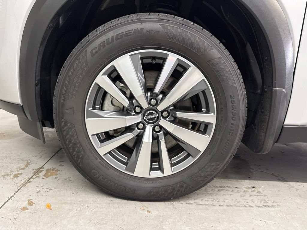 Used 2025 Nissan Pathfinder SL w/ Black Appearance Package FWD image 27