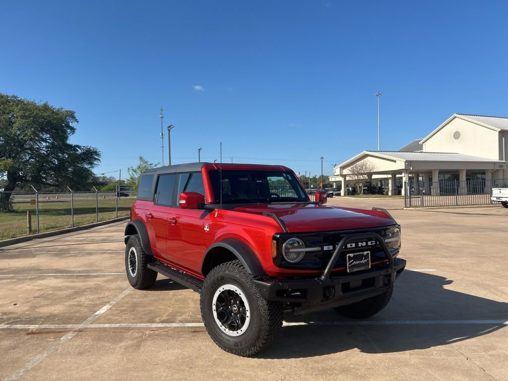 Used 2024 Ford Bronco Outer Banks w/ Sasquatch Package image 3
