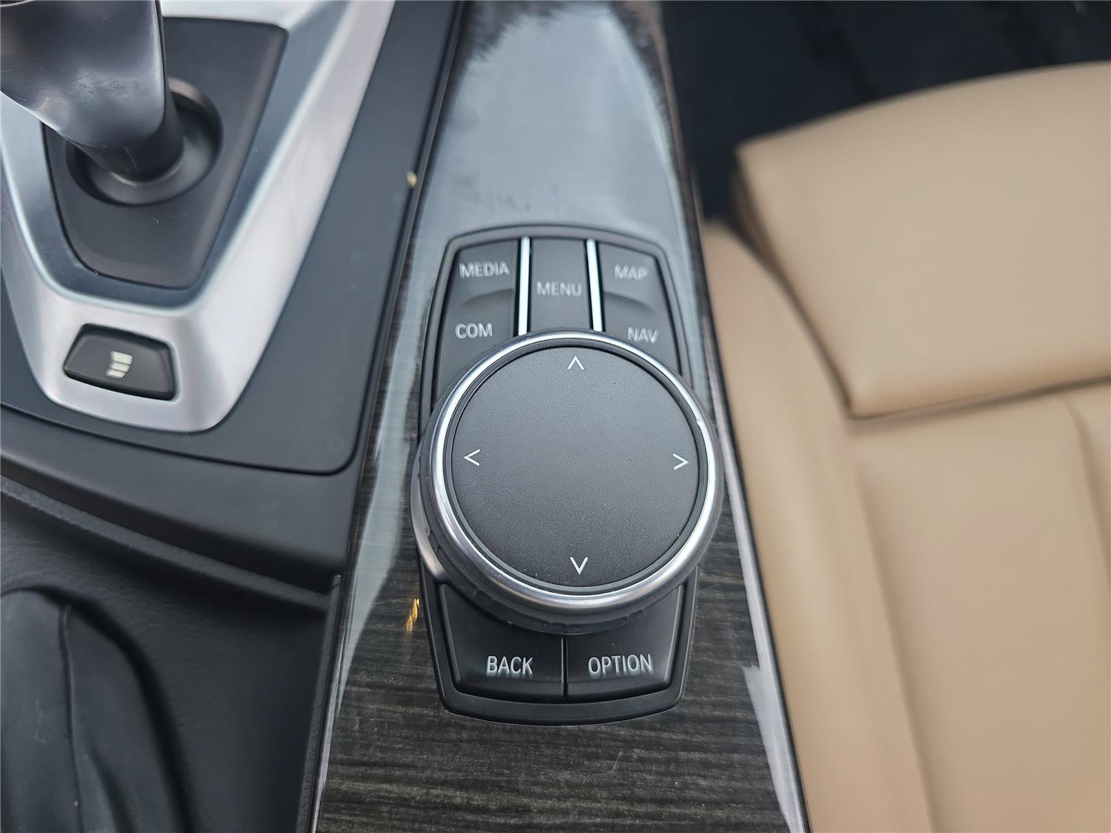 Used 2018 BMW M4 Convertible RWD image 18