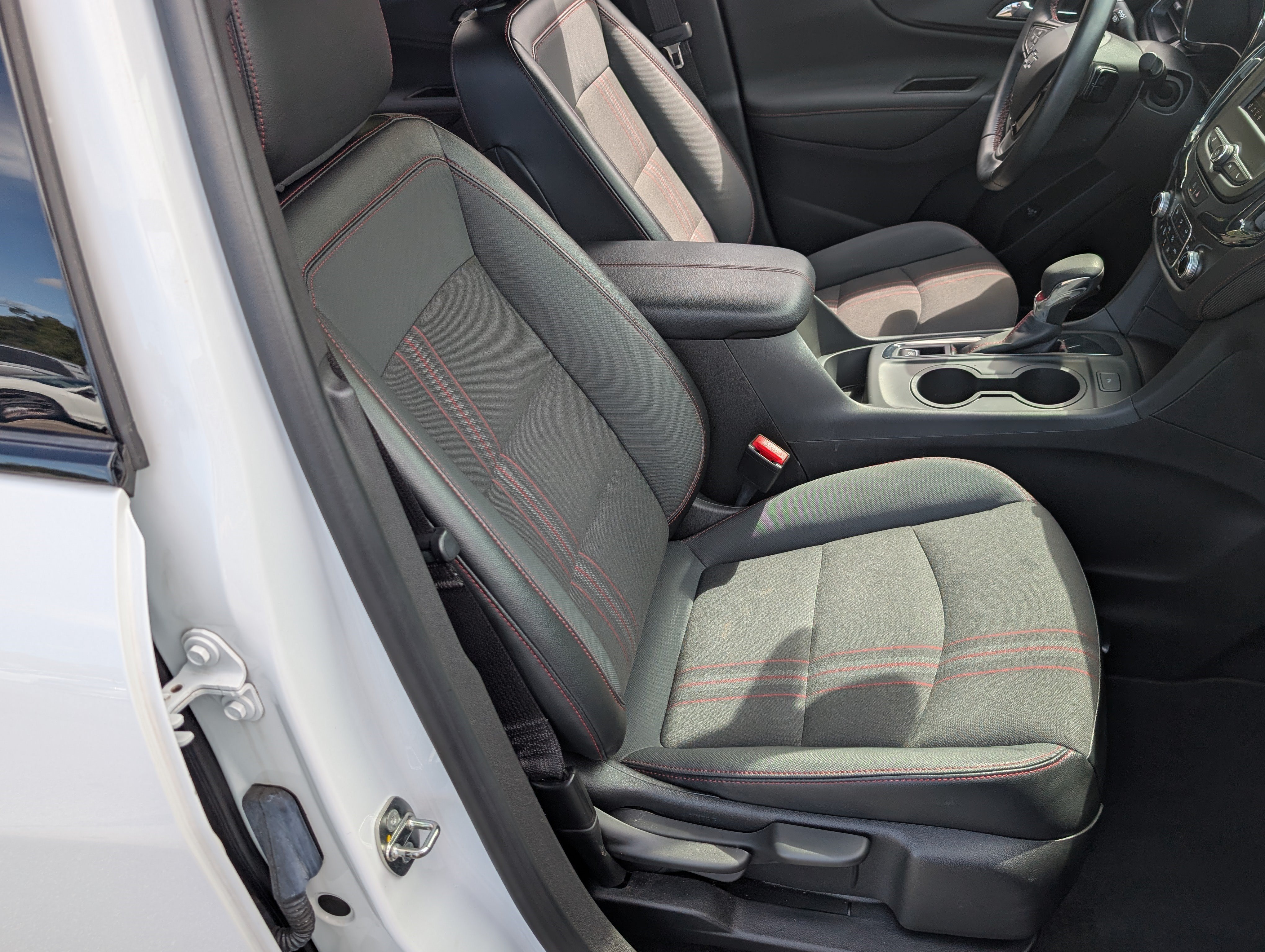 Used 2023 Chevrolet Equinox RS FWD image 20