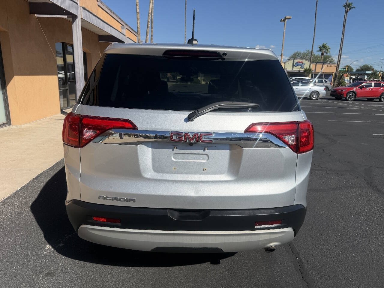 Used 2018 GMC Acadia SLE w/ LPO, Cargo Package FWD image 6