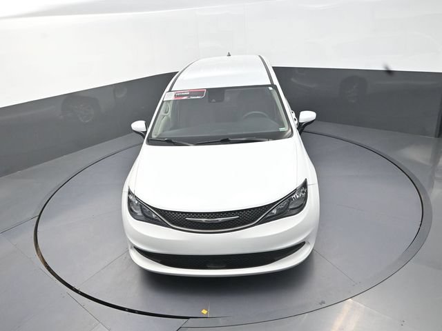 Used 2023 Chrysler Voyager LX FWD image 12