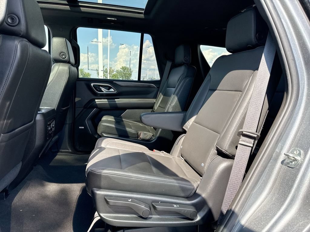 Used 2021 Chevrolet Tahoe Z71 w/ Luxury Package AWD/4WD image 23
