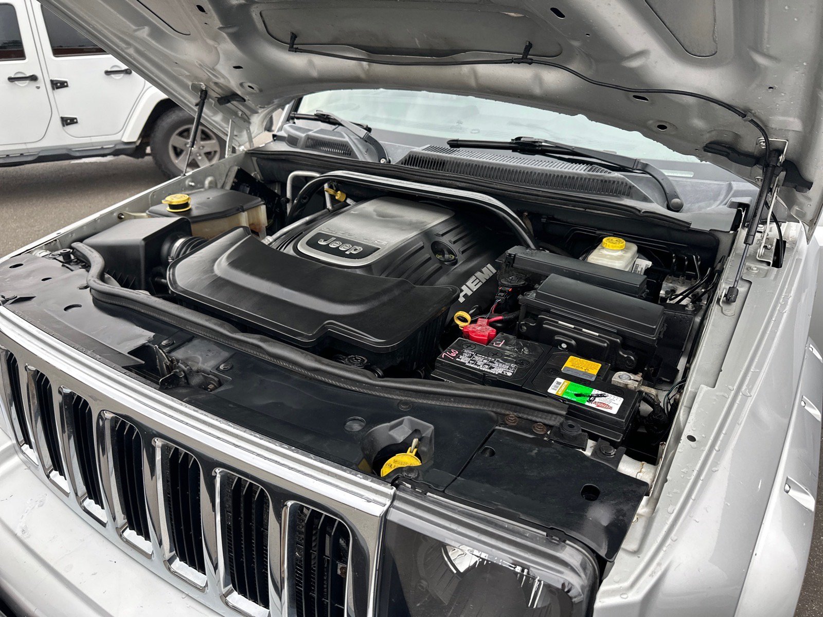 Used 2006 Jeep Commander Limited AWD/4WD image 23