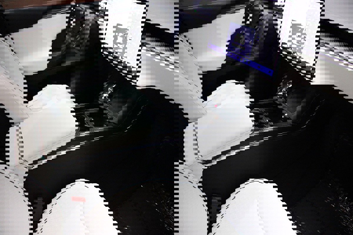 Used 2022 Tesla Model X Plaid image 8