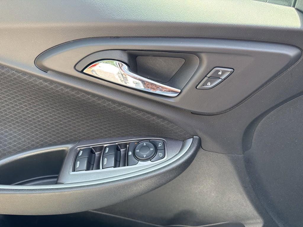Used 2023 Chevrolet Malibu LT FWD image 27
