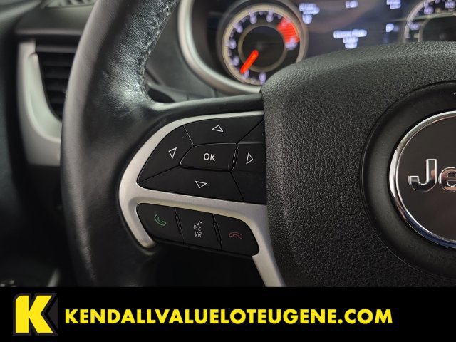 Used 2017 Jeep Cherokee Overland w/ Technology Group AWD/4WD image 15