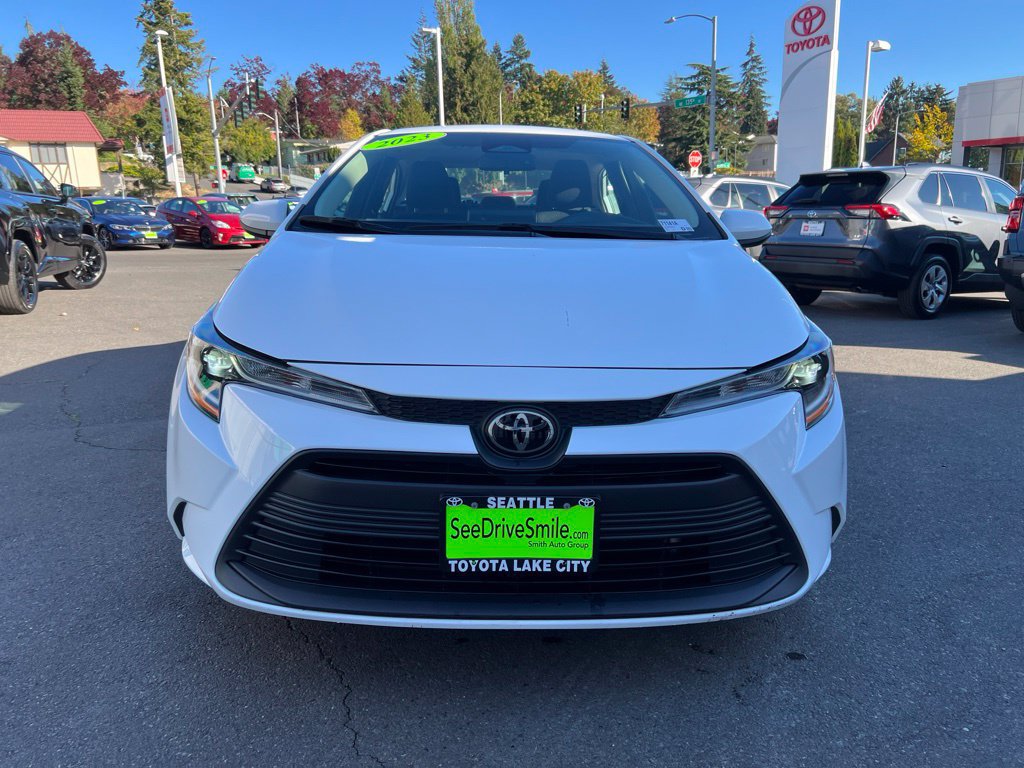 Used 2023 Toyota Corolla LE FWD image 2