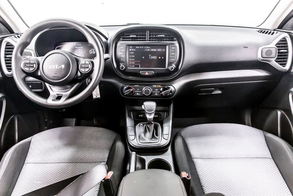 Used 2023 Kia Soul LX FWD image 17