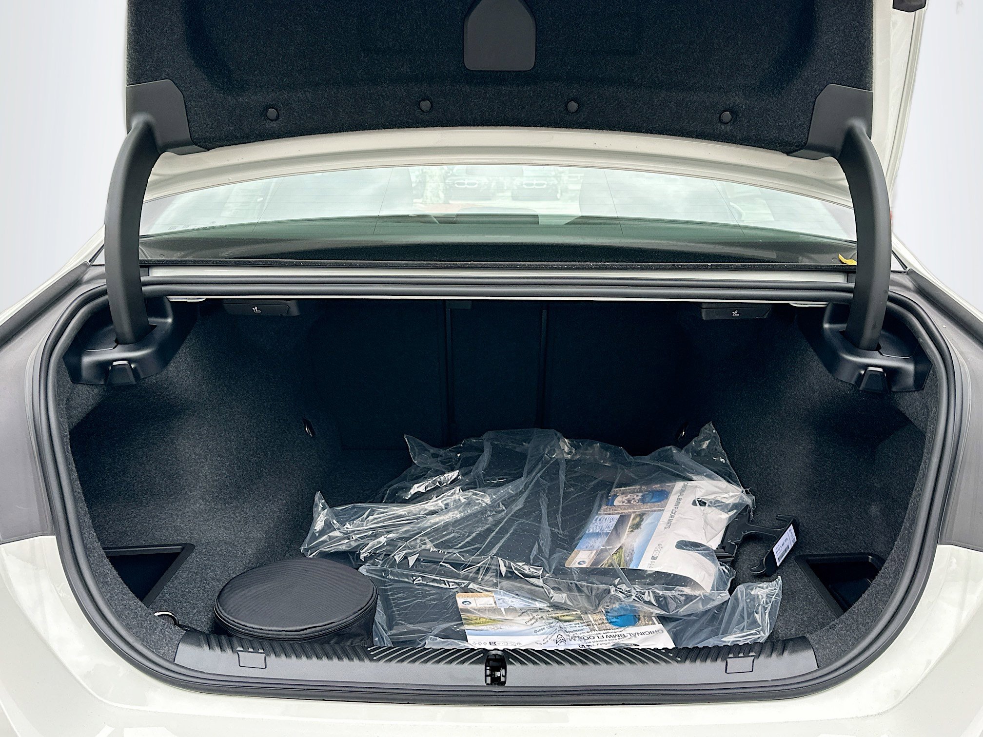 New 2026 BMW 530i 530i w/ M Sport Package image 21