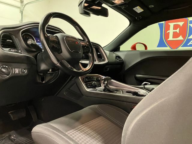 Used 2019 Dodge Challenger SXT image 30
