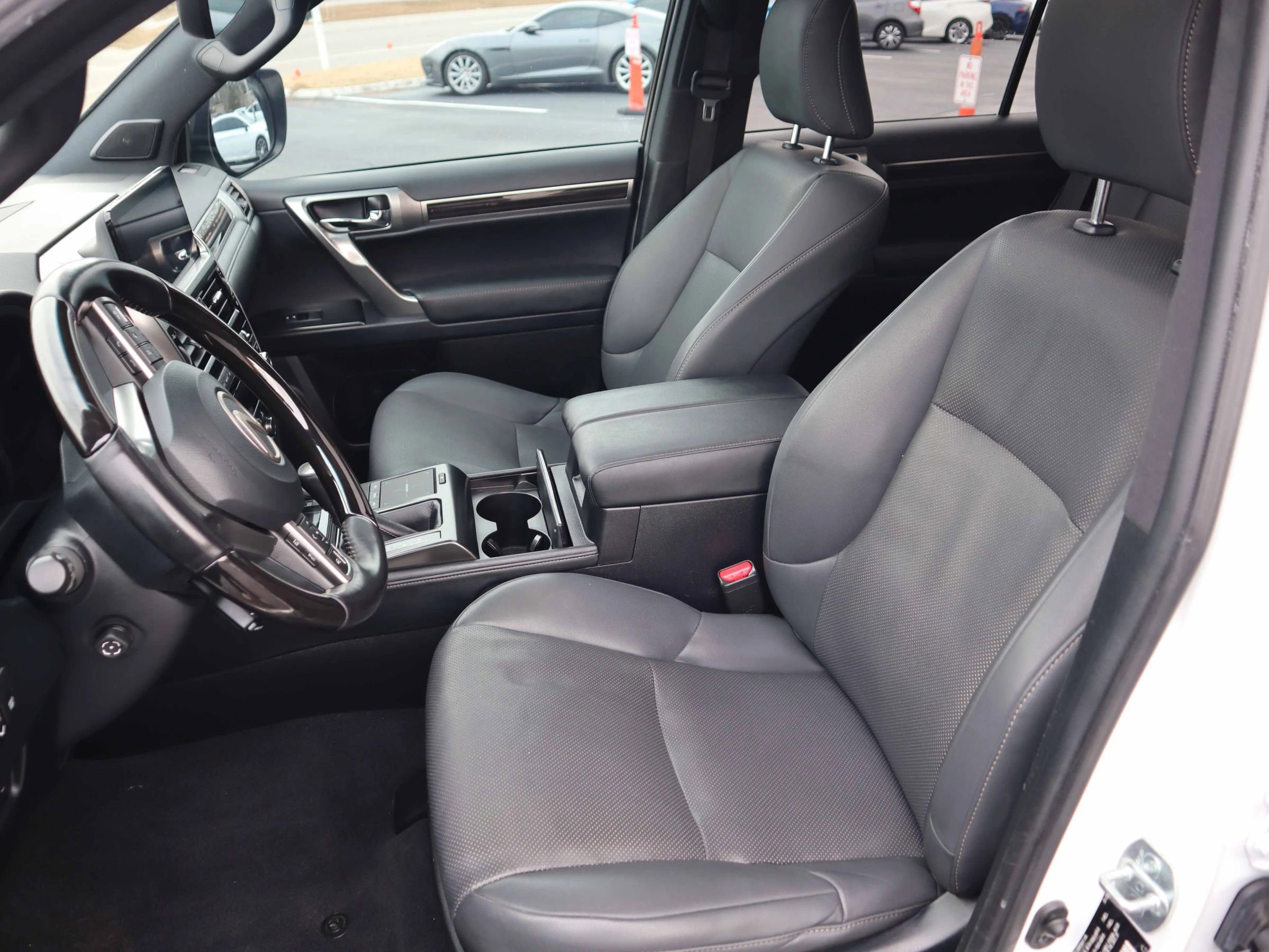 Used 2022 Lexus GX 460 Premium image 2