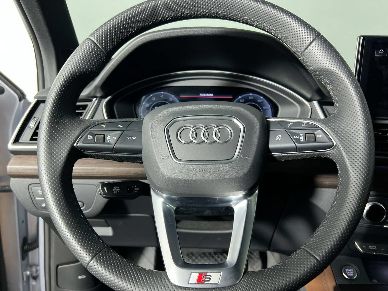 Used 2025 Audi Q5 e Premium Plus w/ Premium Plus Package AWD/4WD image 11