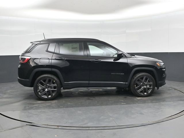 New 2026 Jeep Compass Latitude image 2
