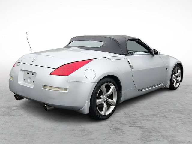 Used 2006 Nissan 350Z Touring RWD image 6