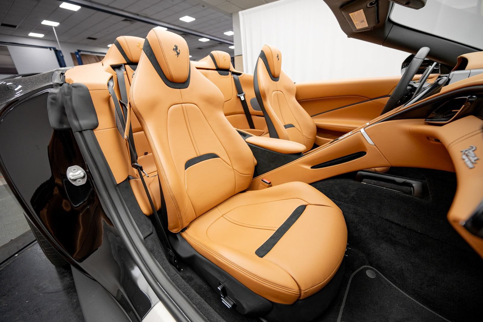 Used 2024 Ferrari Roma Spider RWD image 20