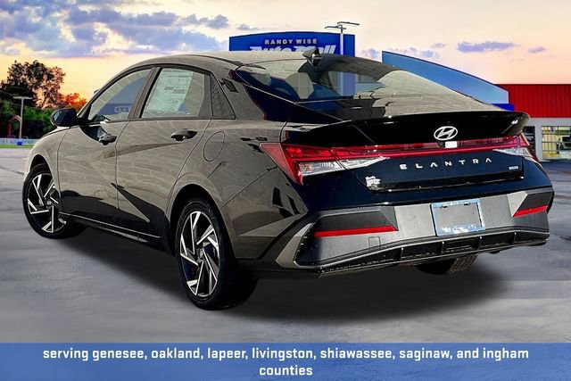 New 2025 Hyundai Elantra SEL image 3