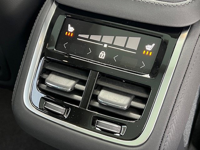 New 2026 Volvo XC90 B6 Plus w/ Protection Package Premier AWD/4WD image 19