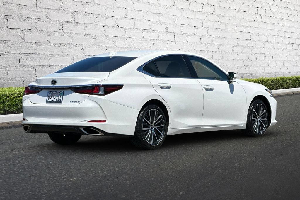 Used 2024 Lexus ES 350 w/ Premium Package FWD image 4