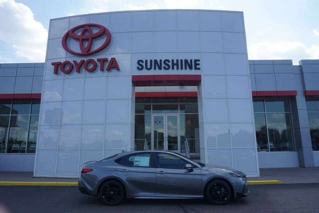 New 2026 Toyota Camry SE image 1
