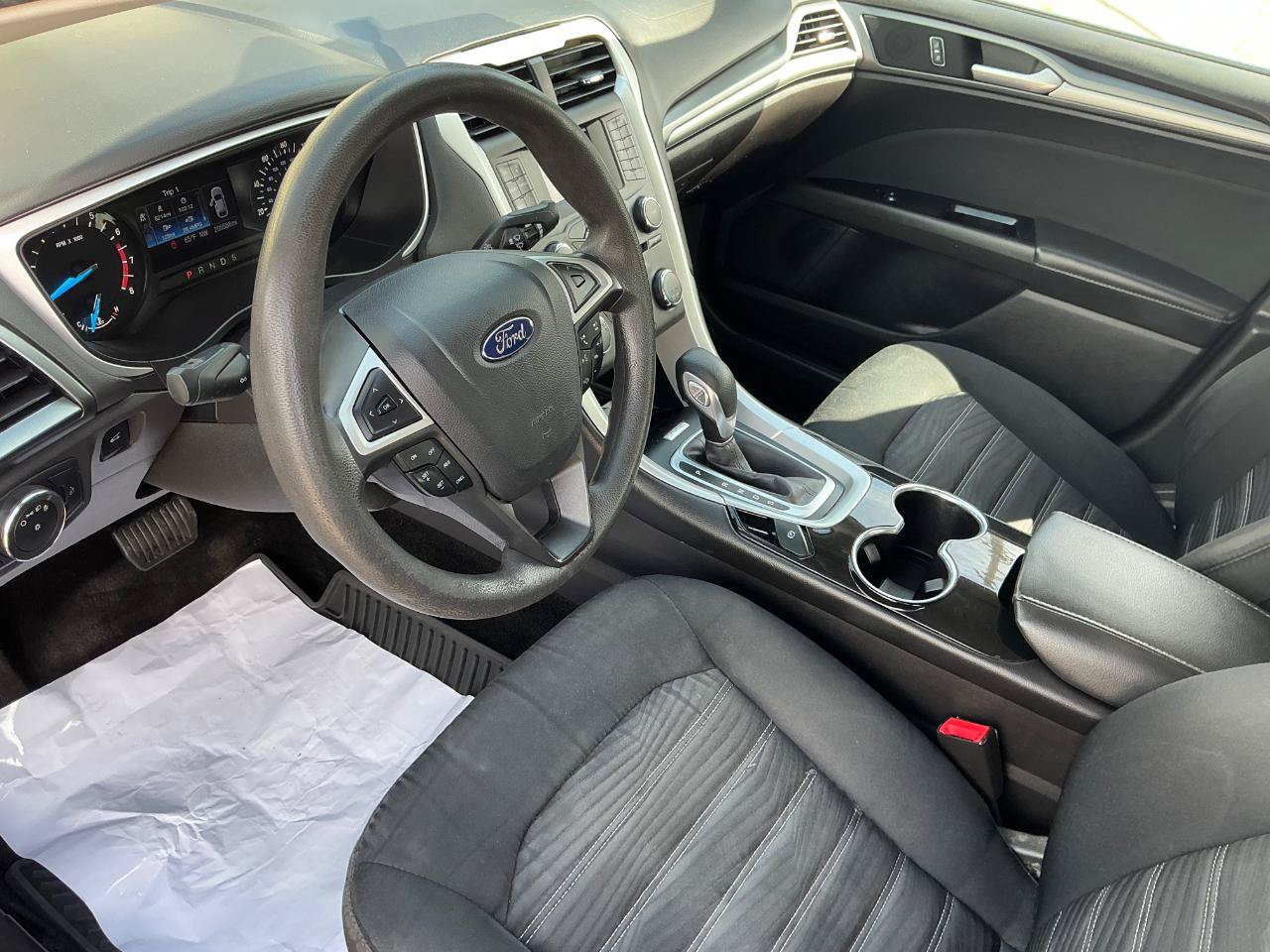 Used 2016 Ford Fusion SE FWD image 15