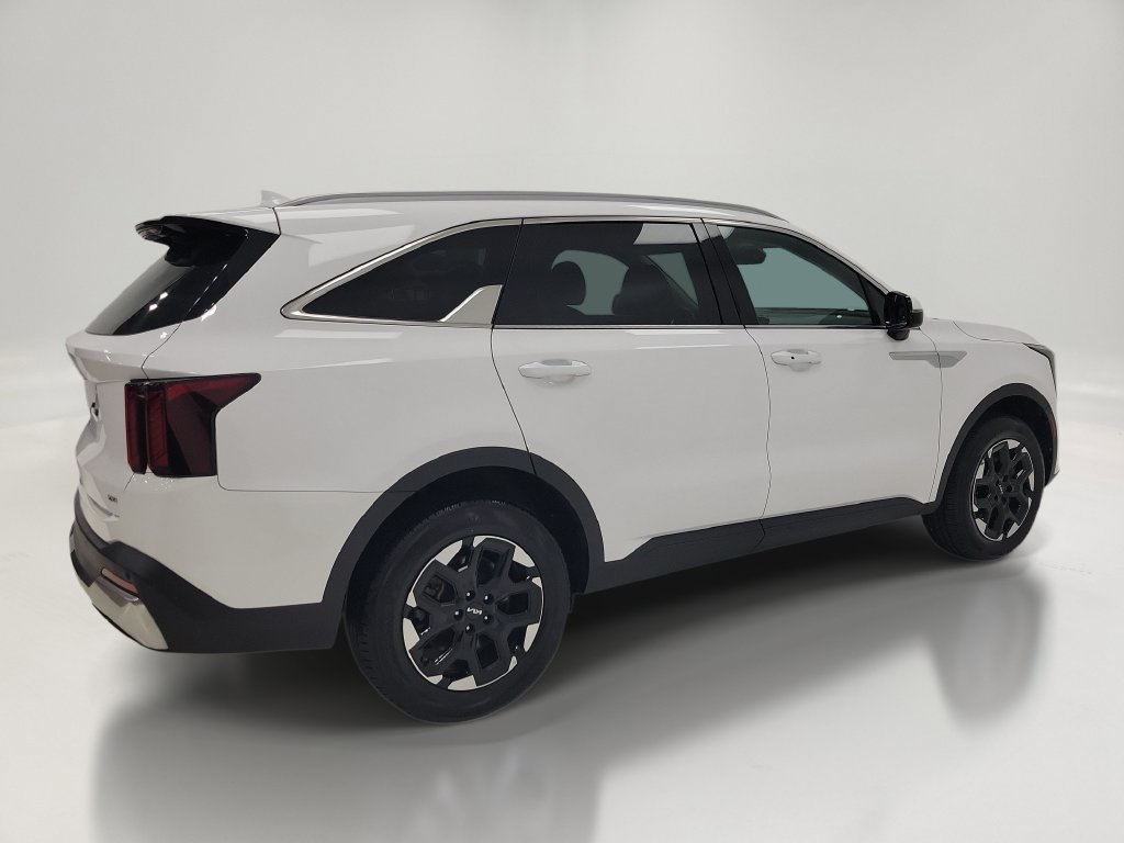 Used 2024 Kia Sorento S AWD/4WD image 4