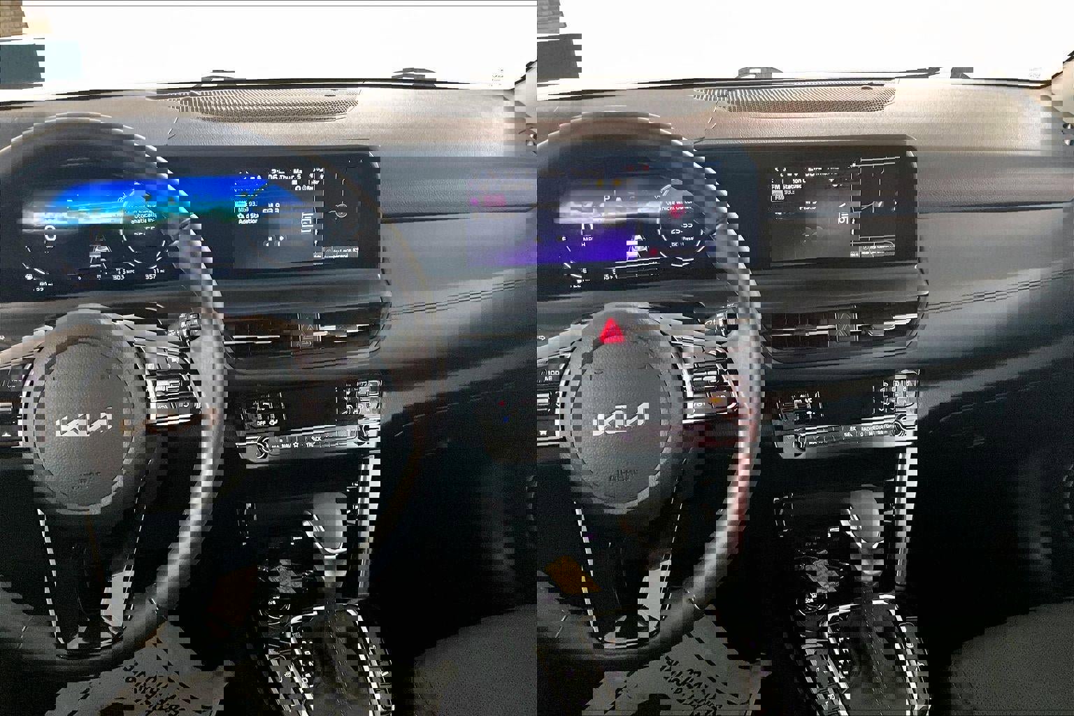 Used 2024 Kia Seltos EX image 9