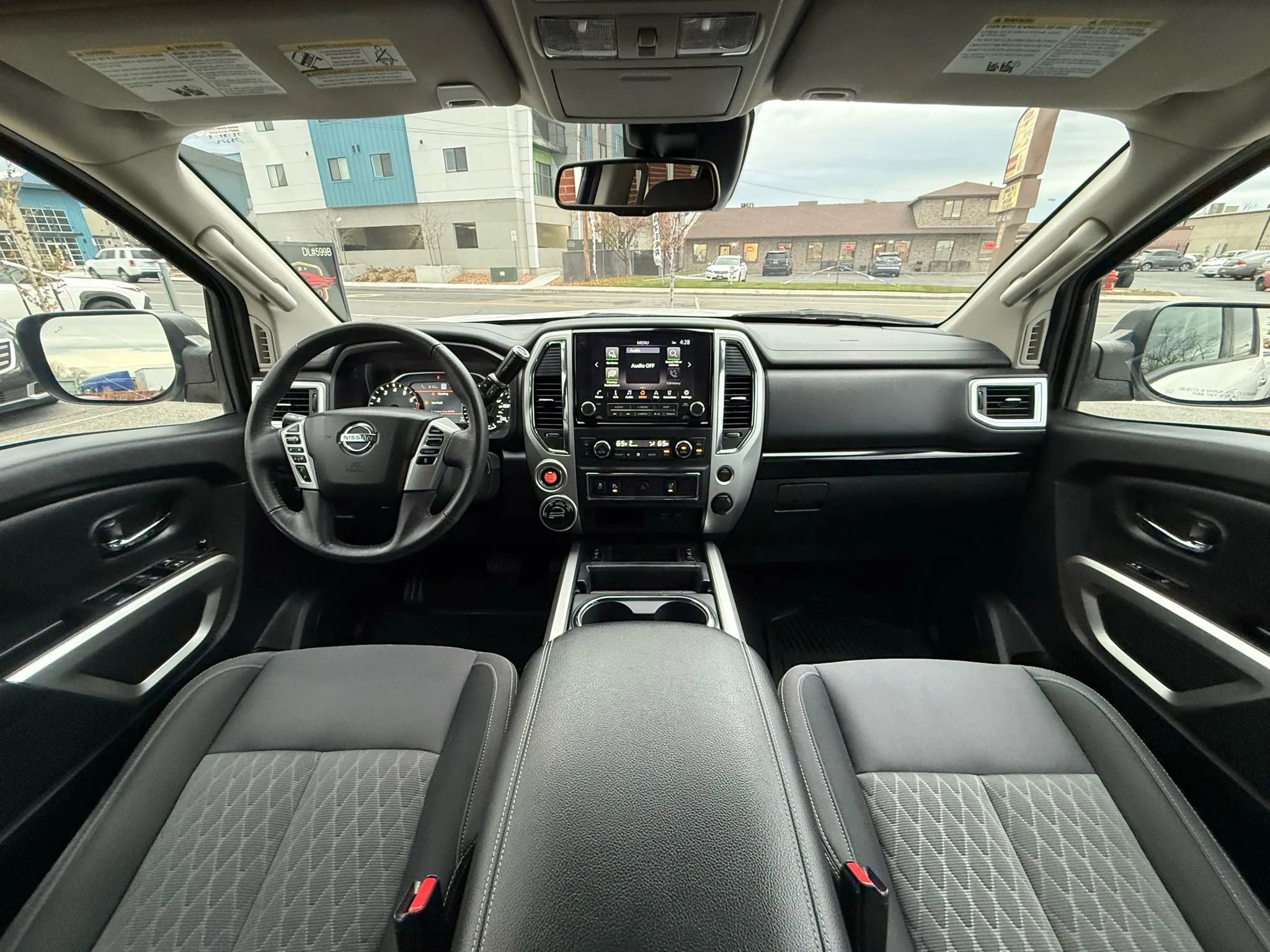 Used 2021 Nissan Titan SV w/ SV Convenience Package image 18