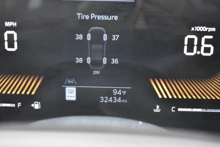 Used 2025 Kia K4 FWD image 27
