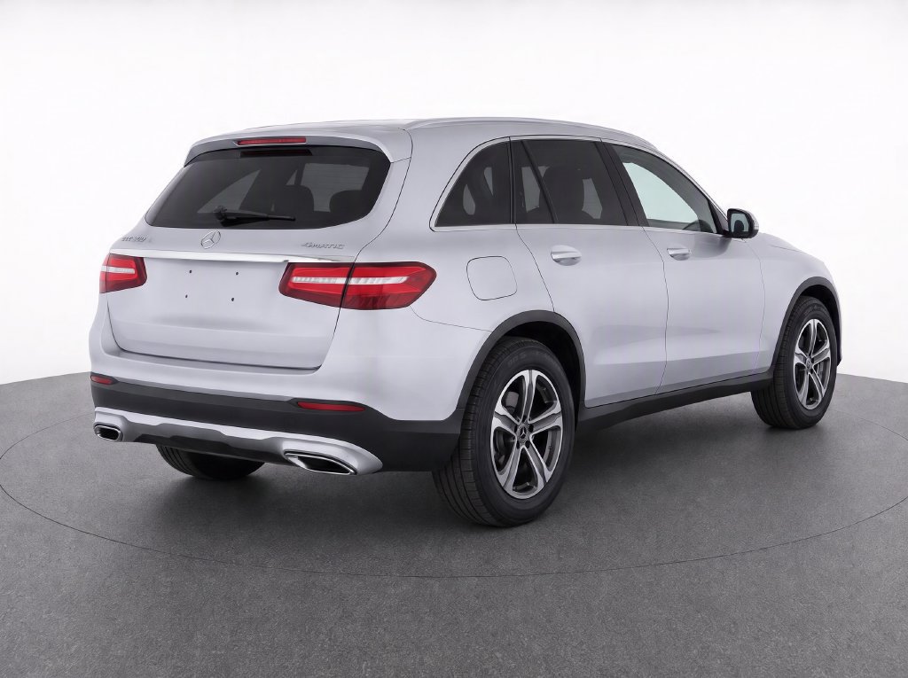 Used 2019 Mercedes-Benz GLC 300 4MATIC image 4