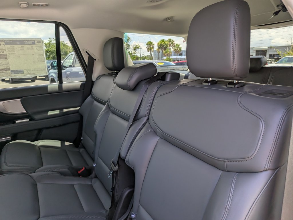 New 2027 Ford Expedition Active RWD image 16