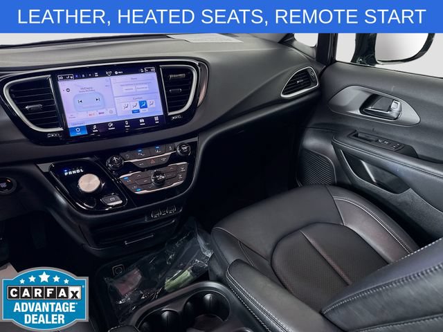 Used 2025 Chrysler Pacifica Select FWD image 21