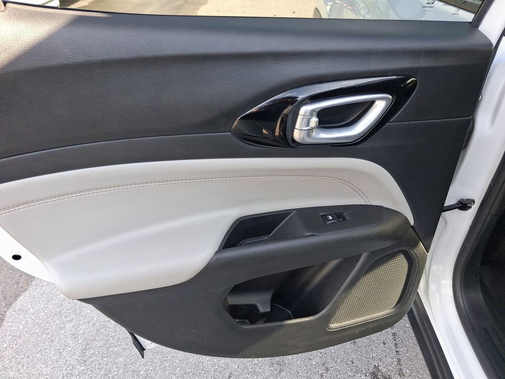 Used 2023 Jeep Compass Limited image 11