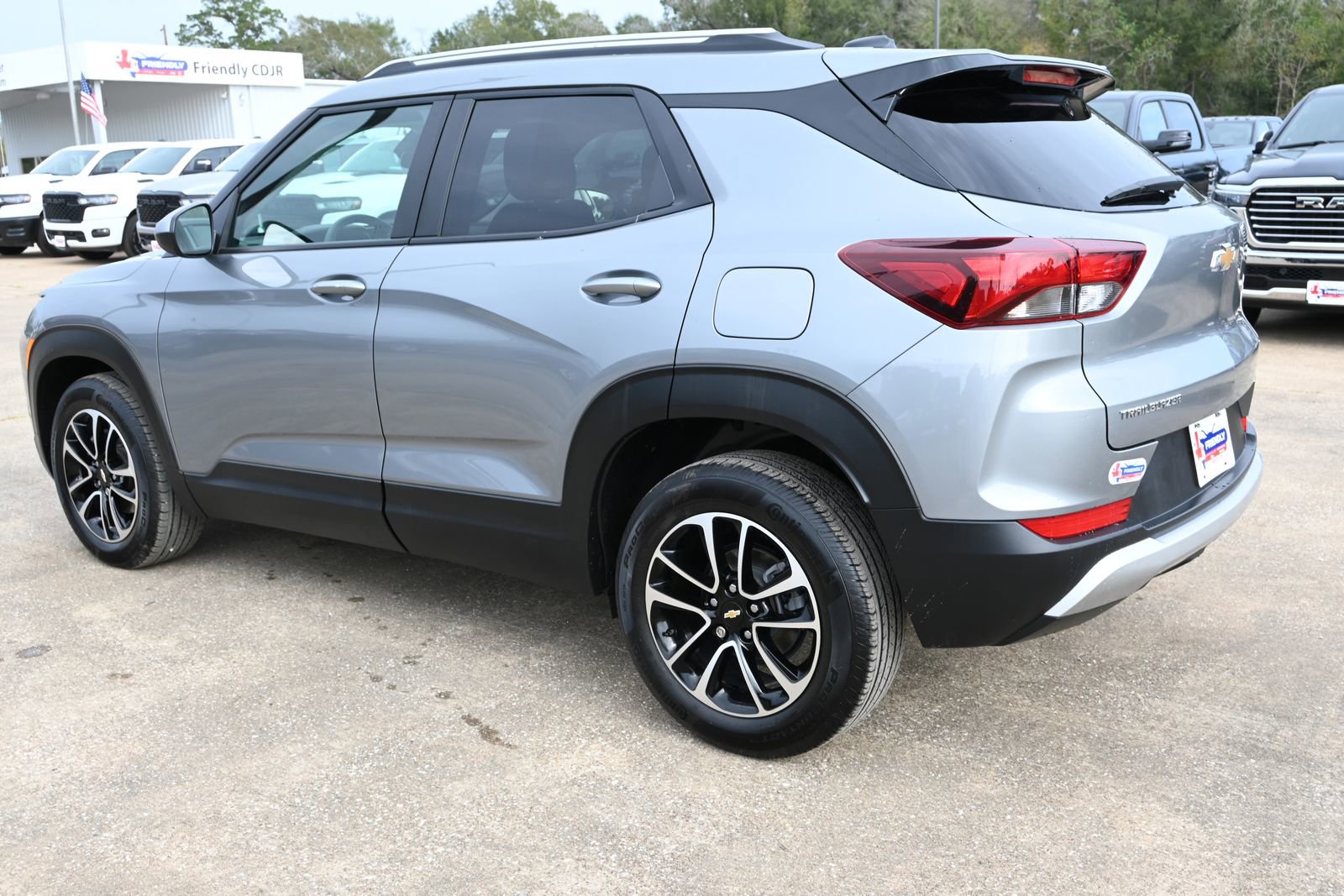 Used 2025 Chevrolet TrailBlazer LT image 4