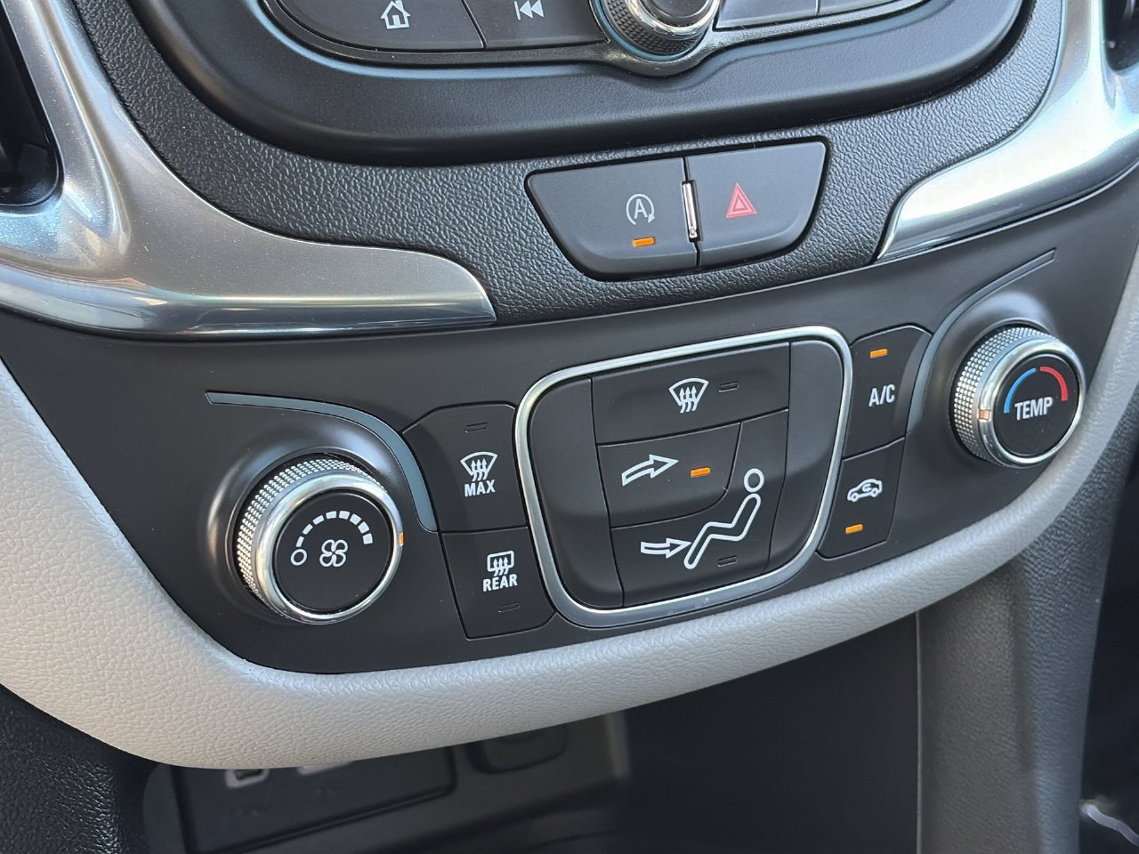 Used 2024 Chevrolet Equinox LS w/ LS Convenience Package FWD image 26
