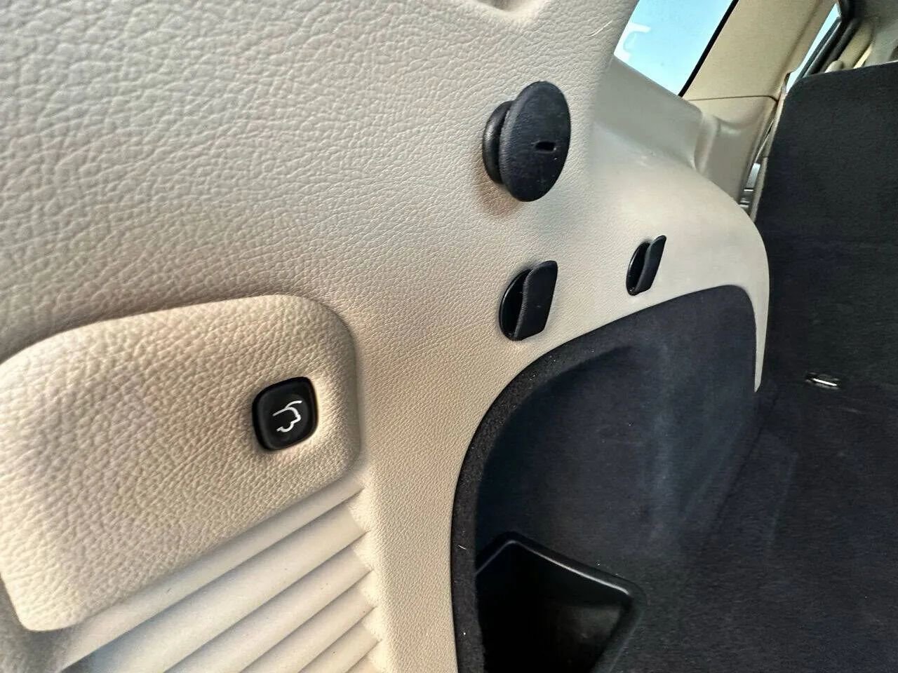 Used 2018 Jeep Grand Cherokee Limited image 9